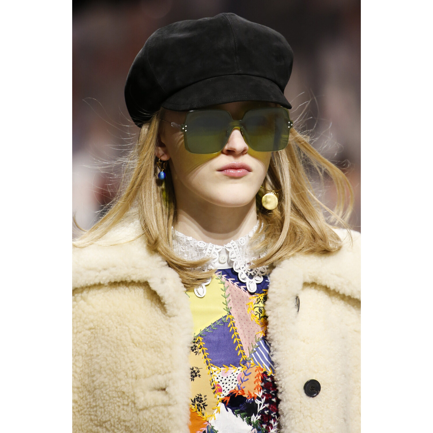 Фото Details Christian Dior , Details Dior Fall 2018 Ready-to-Wear , Детали показа Кристиан Диор , Детали показа Диор осень зима 2018 , Fashion show , неделя моды в Париже , PFW , Мария Грация Кьюри , Mainstyles